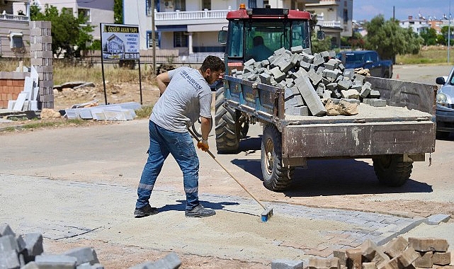 Didim’de Yol Bakım ve Tamirat Çalışmaları Devam Ediyor