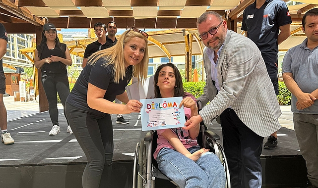 Menderes Belediyesi tarafından engelli bireyler ve aileleri için aktiflik düzenlendi. Aktiflik renkli manzaralara sahne oldu