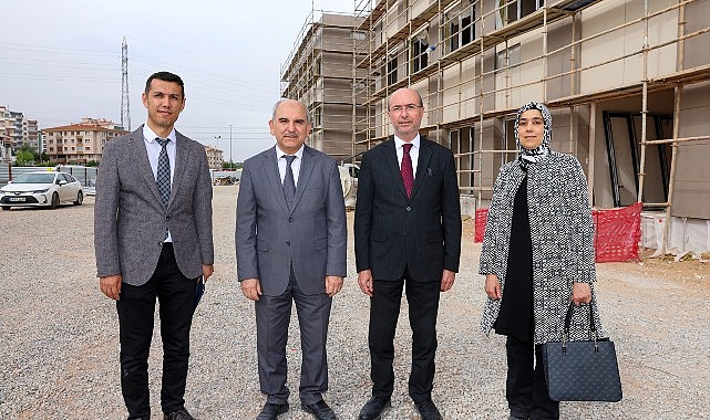 Selçuklu Belediye Başkanı Ahmet Pekyatırmacı ve Konya Vilayet Sıhhat Müdürü Mehmet Koç, Konya’ya sıhhat alanında bedel katacak Toplum Ruh Sıhhati Merkezi ve Sağlıklı Hayat Merkezi’nde incelemelerde bulundu