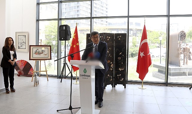 Çankaya Belediyesi, Dragon Boat Şenliği kapsamında düzenlenen “Çin İpek Nakış ve Heykel Sergisi”ne mesken sahipliği yapıyor