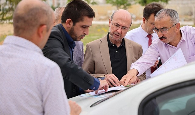 Selçuklu Belediye Başkanı Ahmet Pekyatırmacı, ilçeye kazandırılacak olan ve imali devam eden Yelda Parkı’nın üretim çalışmalarını yerinde inceledi