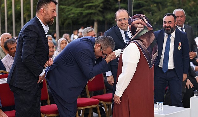 15 Temmuz Demokrasi ve Ulusal Birlik Günü münasebetiyle Keçiören Belediyesi 15 Temmuz Şehitleri Anıtı’nda anma merasimi düzenlendi