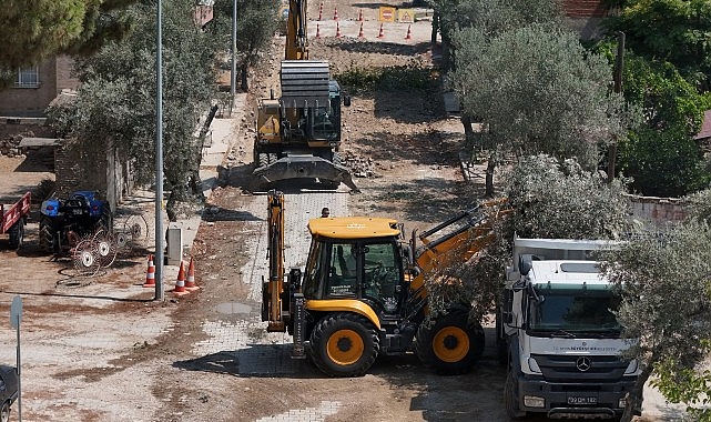 Aydın Büyükşehir Belediyesi, kent genelinde eş vakitli olarak sürdürülen yol üretim çalışmalarına devam ediyor