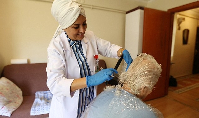 Küçükçekmece Belediyesi, Konutta Bakım Hizmetiyle Yaşama Kıymet Katıyor