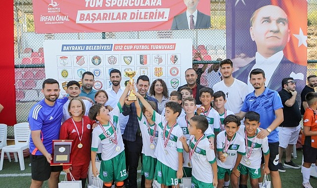 Bayraklı’daki futbol turnuvasında süper final