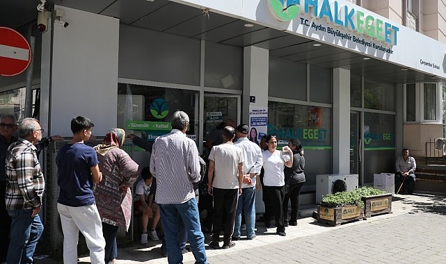 Çerçioğlu Emeklinin Kaygısına Derman Oluyor Aydın’da Emeklinin Yüzünü “Emekli Kart” Güldürüyor