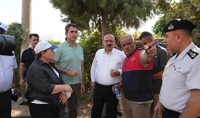 Didim’de dün öğle saatlerinde Akyeniköy Mahallesi, Hisar Mahallesi ve Cumhuriyet Mahallesi olmak üzere 3 başka noktada çıkan yangın, rüzgârın tesiri ile büyük alana yayıldı