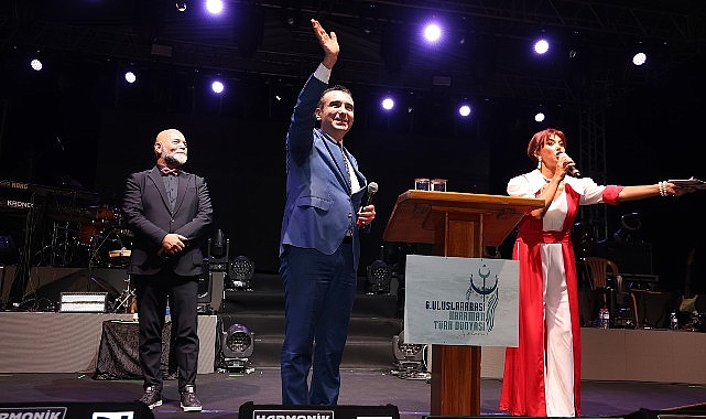 Memleketler arası Karaman Türk Dünyası Şöleni’nin simgesi olan şölen ateşi, tekrar büyük bir coşkuyla yakıldı