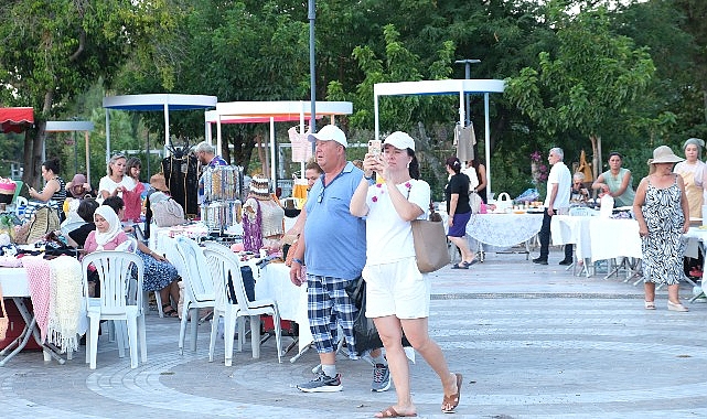 Üreten konut hanımları kermesi başladı