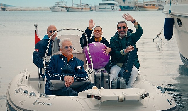 GAİN’in yeni sohbet programı “Alarga” da Zafer Algöz ve Hakan Altun teknede hoş sofralar kurup ünlü arkadaşlarını ağırlıyor!