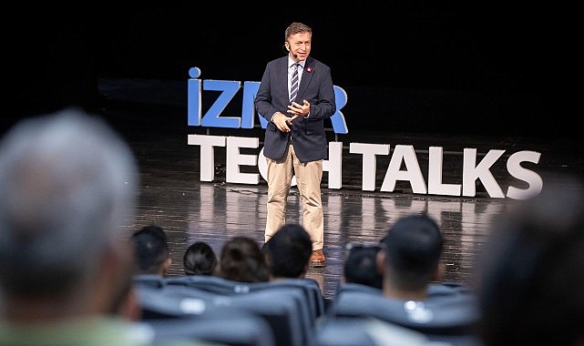 TechTalks’ta yeni çağ açılımı Kuzuloğlu, “İnsanın insanı yönettiği son nesil olabiliriz”