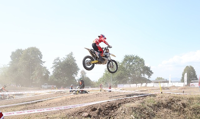Üstün Enduro Şampiyonası nefes kesti