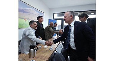 Başkan Büyükakın, Ağrılılarla bir araya geldi